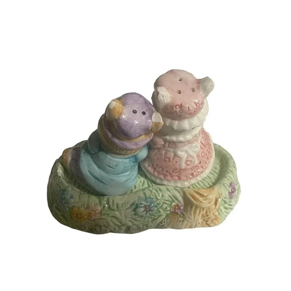 1994 Mercuries | Ceramic Bunnies Garden Easter Kids  | Salt Pepper Shakers - Picture 2 of 16